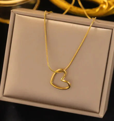 Minimalistic 18K Gold Plated Heart Necklace (One Set)